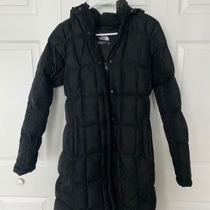Women’s North Face 550 Down puffer, size medium